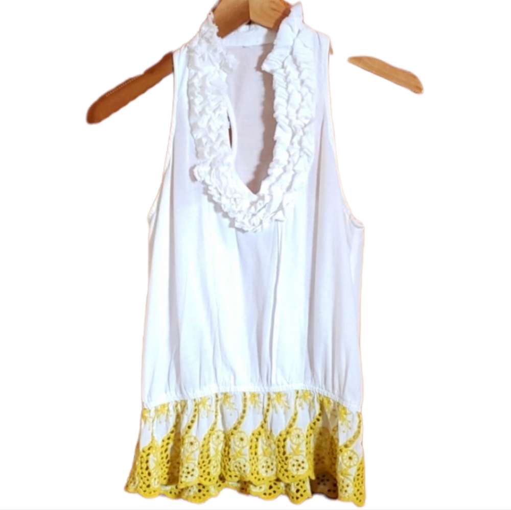 HALTER M RUFFLED VNECK COLLAR WHITE & YELLOW EMBROIDERED TANK
